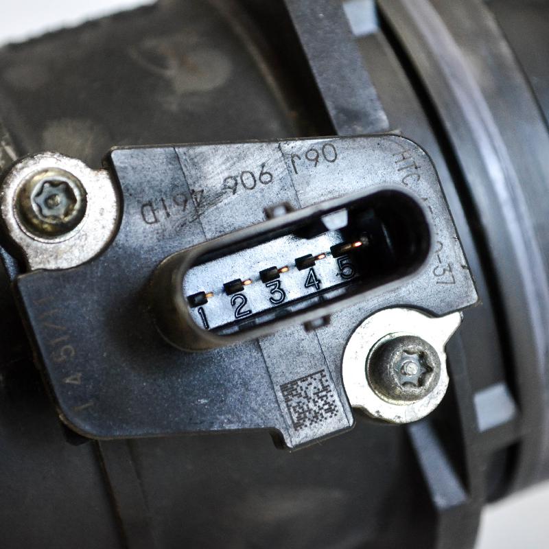 Mass air flow sensor AUDI A4 B8 Avant (8K5) 2.0 TFSI quattro 6500784