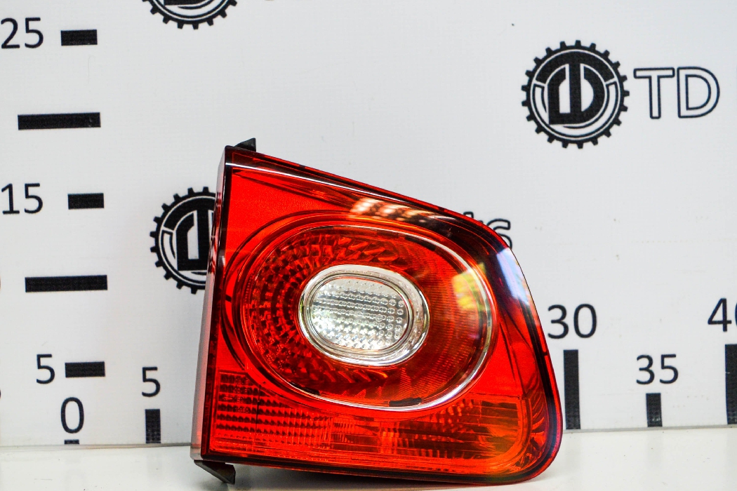 Third brake light VW TIGUAN (5N_) 2.0 TDI 4motion 6531538 BParts