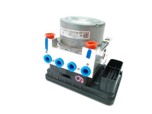 Used ABS pump ABS pump TOYOTA YARIS (_P13_) 1.5 Hybrid (NHP130_, NHP130) (101 hp) 13241932 13241932