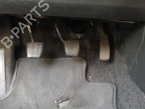 Pedal Pedal TOYOTA COROLLA Saloon (_E15_) 1.3 (NRE150) (101 hp) 39883909 39883909
