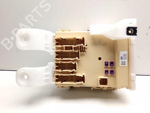 Used Fuse box Fuse box 8728227 8728227