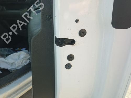 front-right-lock-toyota-proace-verso-bus-mpy_-2016-29207214 main image