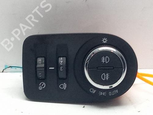 Forlygtekontakt Forlygtekontakt OPEL CROSSLAND X / CROSSLAND (P17, P2QO) 1.5 Turbo D (75) (120 hp) 33675407 33675407
