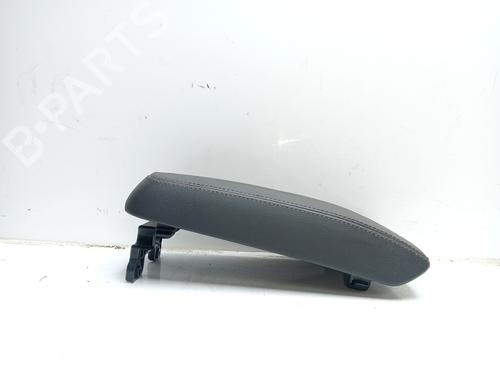 Used Armrest / Center console Armrest / Center console 22101715 22101715