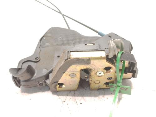 Front right lock TOYOTA AVENSIS Saloon (_T25_) 2.2 D-4D (ADT251_, ADT251R) | BP32197957C97 