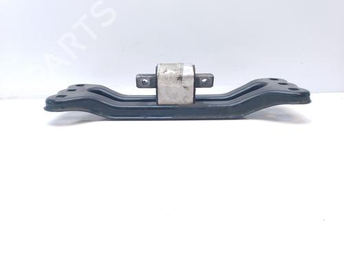 Used Engine mount MERCEDES-BENZ C-CLASS (W204) [2007-2015]  17322575