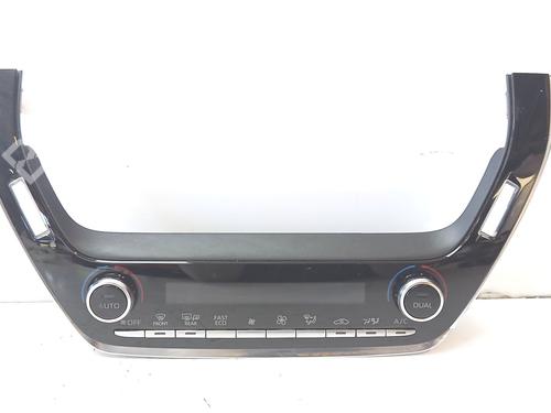 Used Climate control TOYOTA COROLLA Estate (_E21_) 1.8 VVTi Hybrid (ZWE219) (140 hp) 30657460