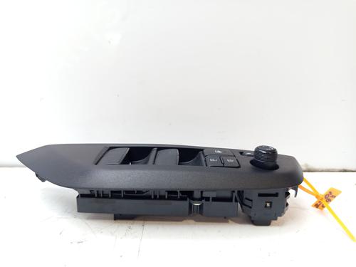 Used Left front window switch Left front window switch TOYOTA YARIS CROSS (MXP_) 1.5 Hybrid (MXPJ10) (116 hp) 33170257 33170257