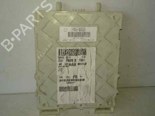 Used Fuse box Fuse box 7956960 7956960