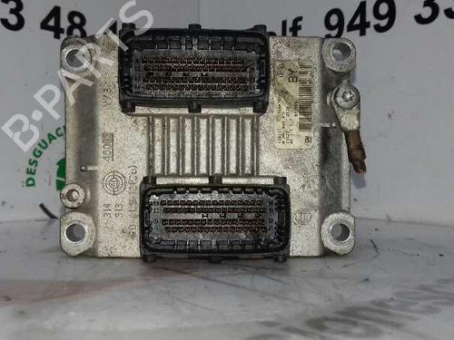 Used Engine control unit (ECU) OPEL CORSA C (X01) [2000-2009]  7964091