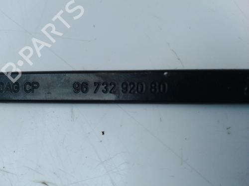 Front windshield wiper arm PEUGEOT 2008 I (CU_)  | BP21841492C143 