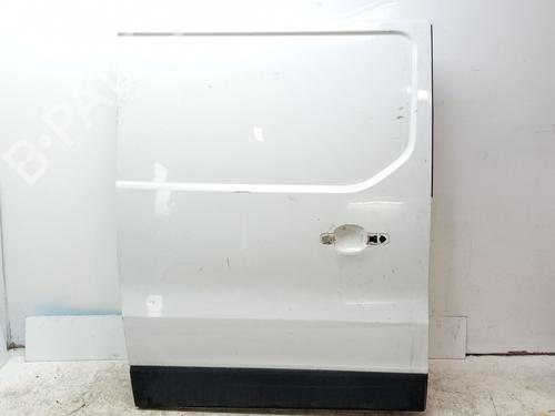 Used Right slide door RENAULT TRAFIC III Van (FG_) 1.6 dCi 115 (FGMD) (116 hp) 31210651