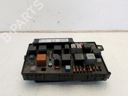Used Fuse box Fuse box 36701595 36701595