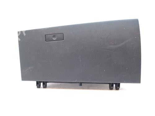 glove-box-toyota-c-hr-_x1_-55550f4030c0-2016-18900746 main image