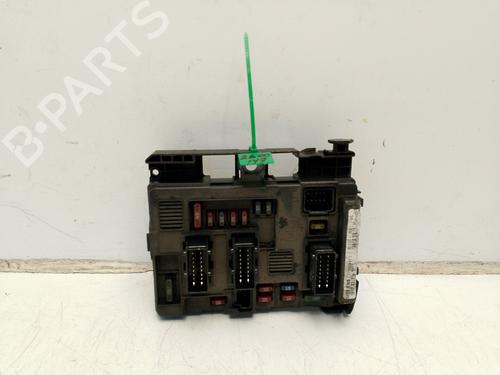 Used Fuse box Fuse box 36701592 36701592