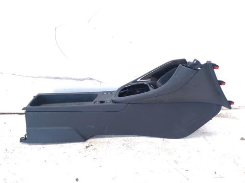 Used Armrest / Center console Armrest / Center console 19124401 19124401