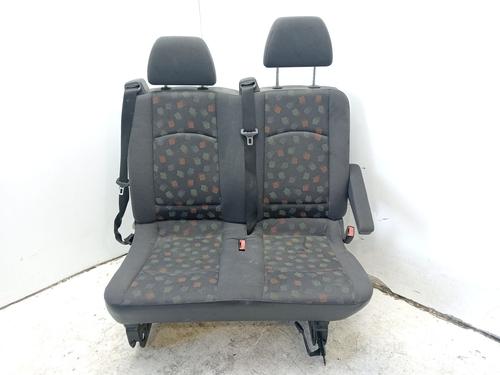 rear-seat-mercedes-benz-vito-mixto-van-w639-2003-31193073 main image