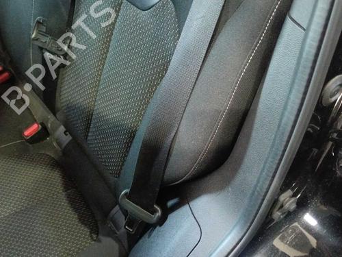 rear-left-seatbelt-renault-kadjar-ha_-hl_-2015-38649966 main image