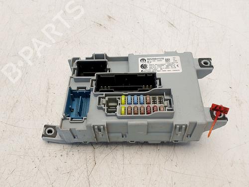 Used Fuse box Fuse box 38085527 38085527