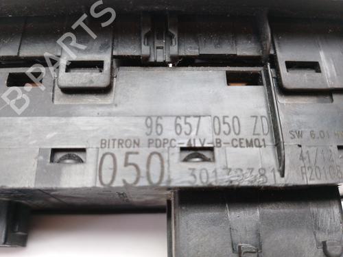 Left front window switch CITROËN C4 II (NC_) | BP18302068I27 - Image 4