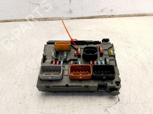 Used Fuse box Fuse box 38620253 38620253