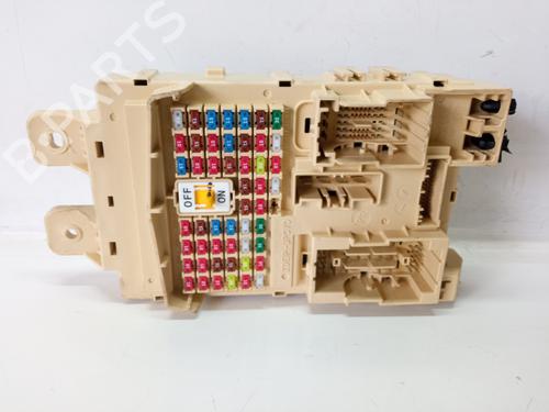 Used Fuse box Fuse box 10375979 10375979