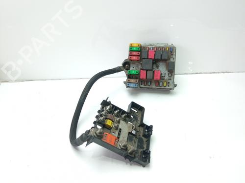 Used Fuse box Fuse box 12310361 12310361