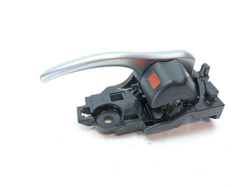 Used Front left interior door handle Front left interior door handle 17100061 17100061