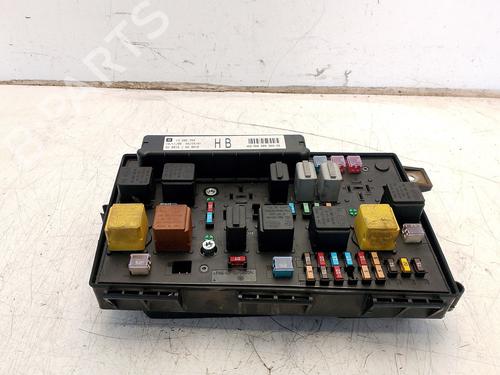 Used Fuse box Fuse box 38085524 38085524