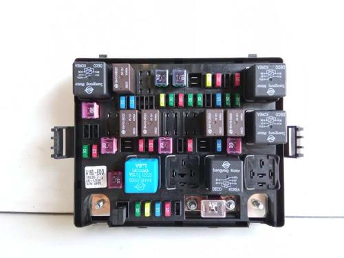 Used Fuse box Fuse box 8810004 8810004