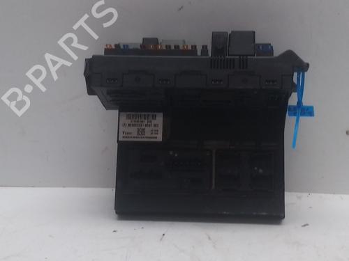Used Fuse box Fuse box MERCEDES-BENZ E-CLASS (W211) E 220 CDI (211.008) (170 hp) 33038595 33038595