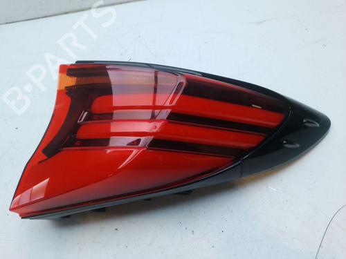 right-taillight-toyota-c-hr-_x1_-2016-24703172 main image