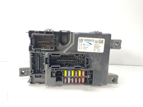 Used Fuse box Fuse box 15003304 15003304