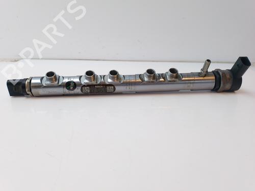 Used Injection rail Injection rail 21050652 21050652