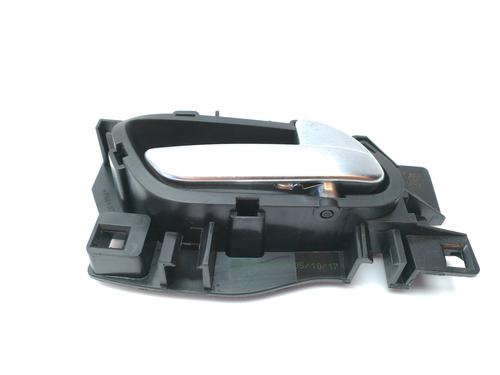Used Front right interior door handle Front right interior door handle 17100065 17100065