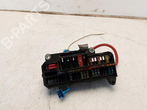 Used Fuse box Fuse box 38085553 38085553