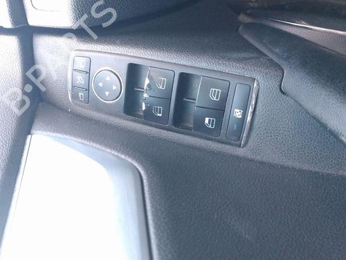 Used Left front window switch MERCEDES-BENZ C-CLASS (W204) [2007-2015]  31158082