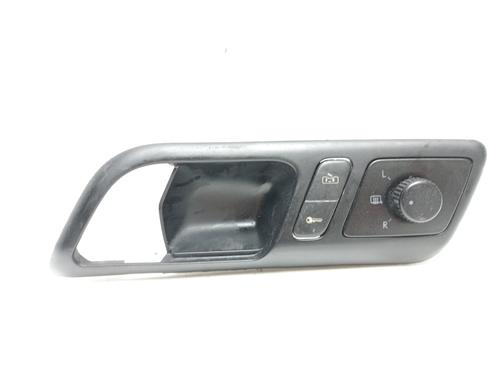 Used Front left interior door handle VW POLO (9N_, 9A_) 1.9 TDI (101 hp) 18277695