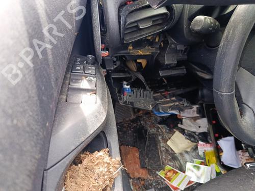 left-front-window-switch-toyota-yaris-cross-mxp_-2020-37695313 main image
