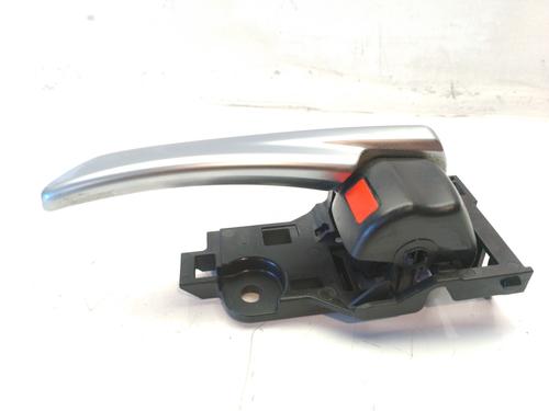 Used Front left interior door handle Front left interior door handle 10395554 10395554
