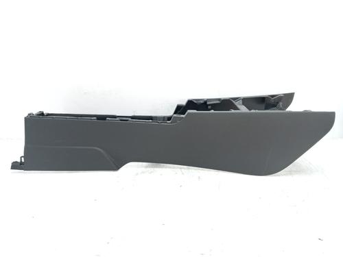 Used Armrest / Center console Armrest / Center console 19142153 19142153