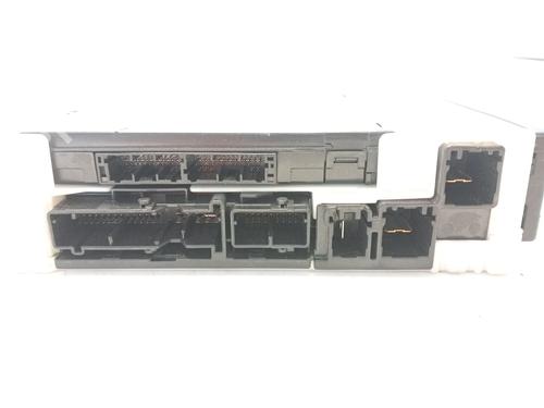 Fuse box TOYOTA YARIS (_P13_) | BP30858385E1