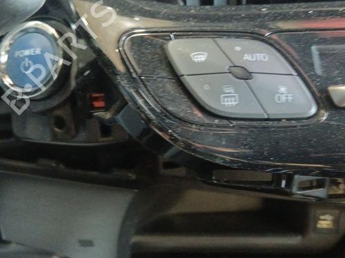 ratlastndingslas-toyota-c-hr-_x1_-2016-38097324 main image
