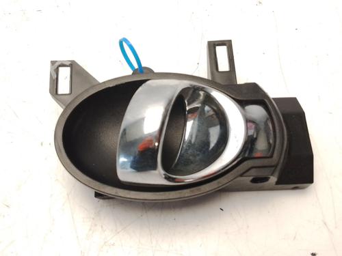 Used Front left interior door handle Front left interior door handle NISSAN JUKE (F15) 1.6 (94 hp) 33705643 33705643