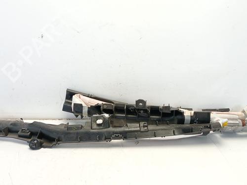 right-curtain-airbag-toyota-corolla-estate-_e21_-2019-31158093 main image