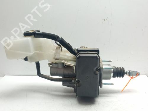 servo-brake-toyota-c-hr-_x1_-2016-34581703 main image