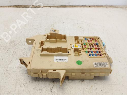 Used Fuse box Fuse box 38085388 38085388