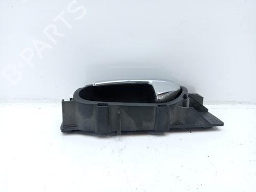 Used Front left interior door handle Front left interior door handle 15606792 15606792