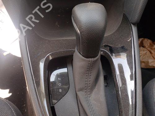 Używane Dźwignia zmiany biegów TOYOTA YARIS CROSS (MXP_) 1.5 Hybrid (MXPJ10) (116 hp) 30688677