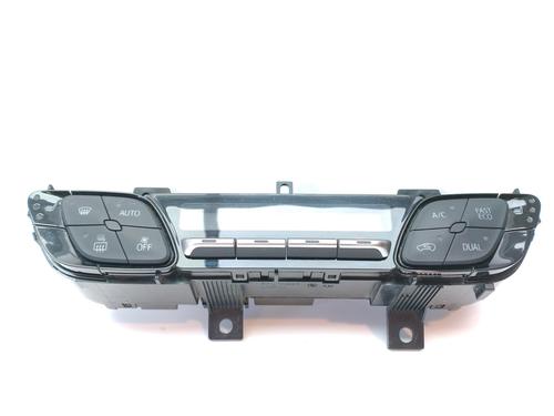 climate-control-toyota-c-hr-_x1_-e3-b2-9-4-2373828-2016-17180394 main image
